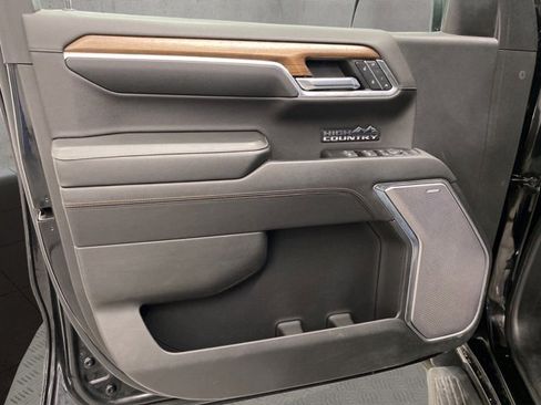 Used 2022 Chevrolet Silverado 1500 High Country w/ High Country Premium Package image 25
