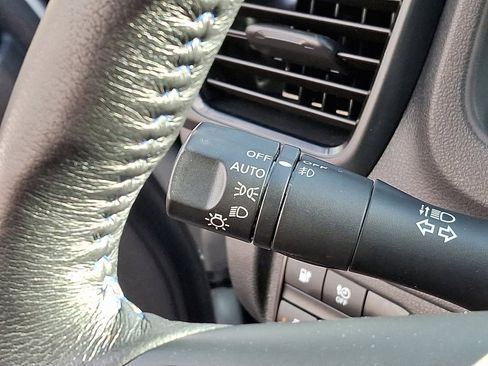 Used 2022 Nissan Leaf SV image 23