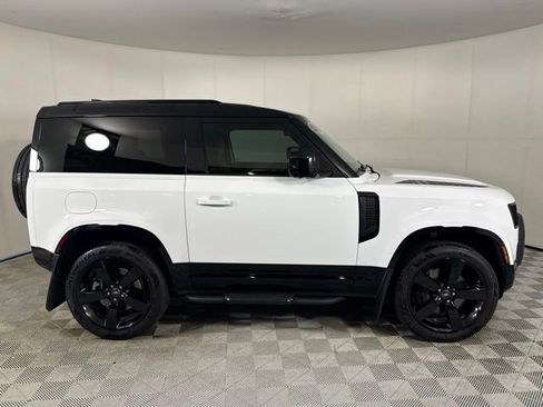 Certified 2025 Land Rover Defender 90 X-Dynamic SE AWD/4WD image 11