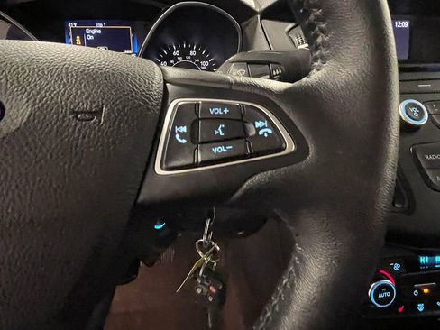 Used 2017 Ford Focus SE FWD image 32