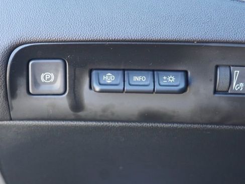 Used 2023 Buick Enclave Avenir w/ Avenir Technology Package FWD image 19