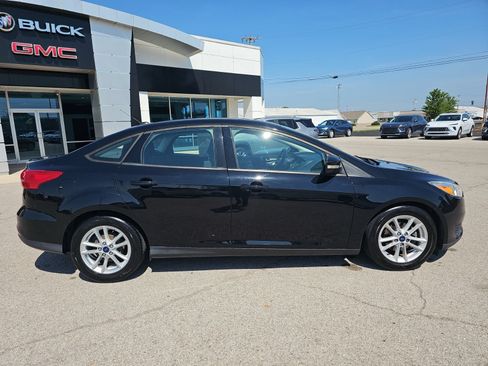 Used 2016 Ford Focus SE FWD image 8