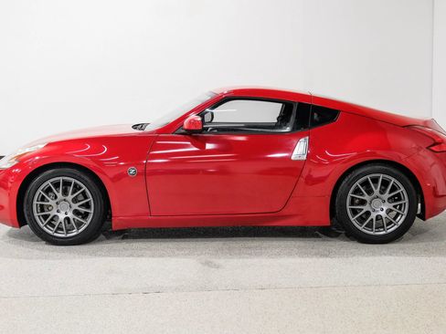 Used 2011 Nissan 370Z Coupe image 9