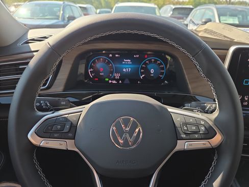 New 2026 Volkswagen Atlas SE image 10