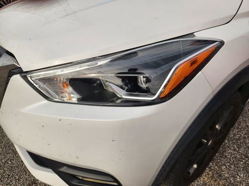 Used 2020 Nissan Kicks SR w/ SR Premium Package FWD image 6