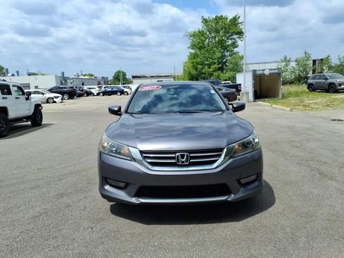 Used 2015 Honda Accord Sport image 2