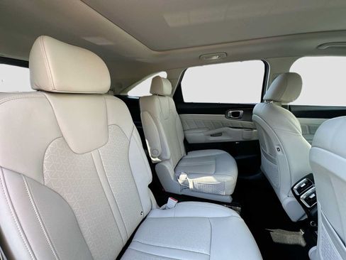 Used 2023 Kia Sorento SX Prestige w/ Panoramic Sunroof Package AWD/4WD image 29