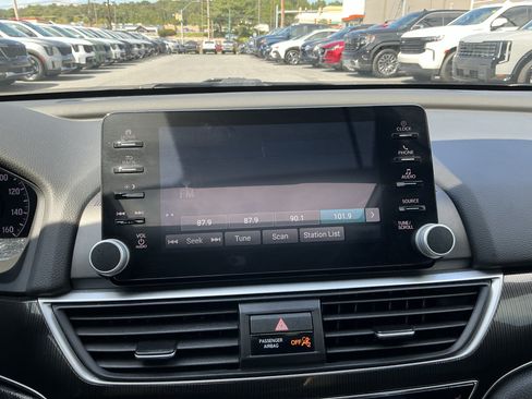 Used 2022 Honda Accord Sport image 22