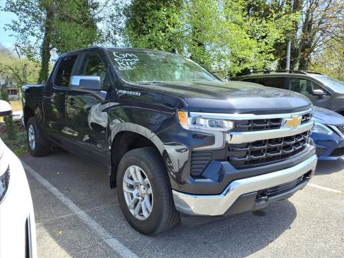 Used 2022 Chevrolet Silverado 1500 LT image 1