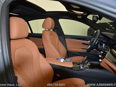 Used 2022 BMW 530e w/ Premium Package image 16