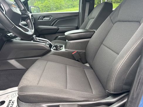 Used 2024 Chevrolet Colorado LT w/ LT Convenience Package AWD/4WD image 16