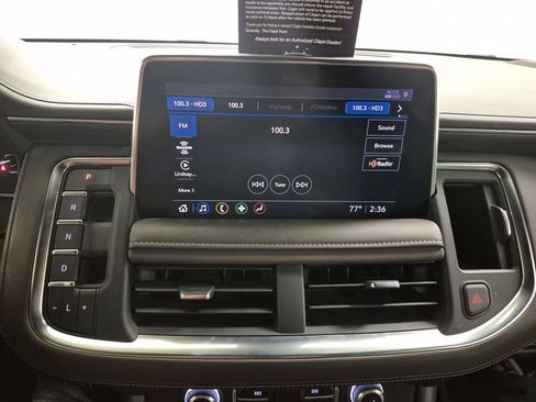 Used 2021 GMC Yukon SLT w/ SLT Premium Package image 13