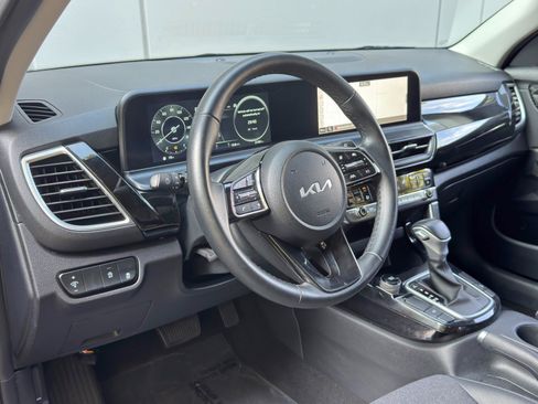 Used 2024 Kia Seltos S FWD image 12