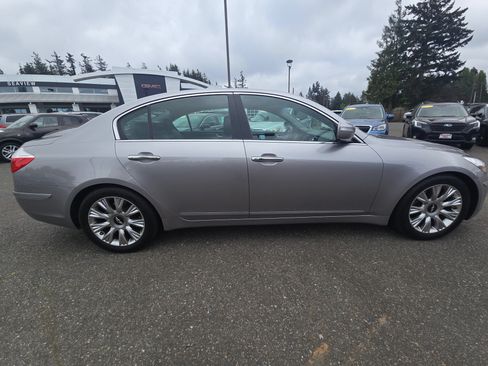 Used 2009 Hyundai Genesis 3.8 w/ Technology Pkg 4 RWD image 8