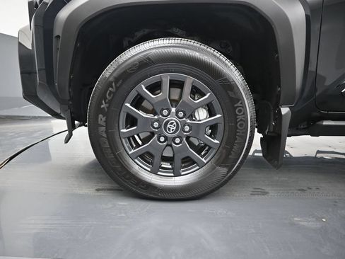 Used 2025 Toyota 4Runner SR5 AWD/4WD image 25