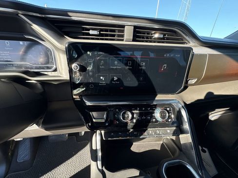 Used 2024 GMC Sierra 1500 Denali w/ Technology Package image 12