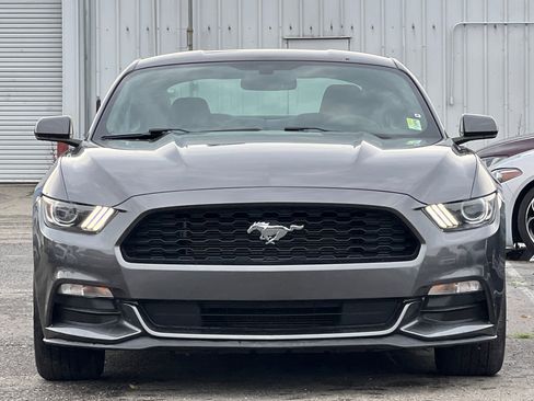 Used 2015 Ford Mustang Coupe image 9
