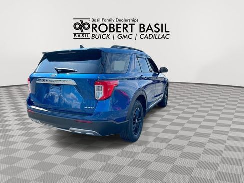 Used 2021 Ford Explorer XLT w/ Equipment Group 202A AWD/4WD image 8