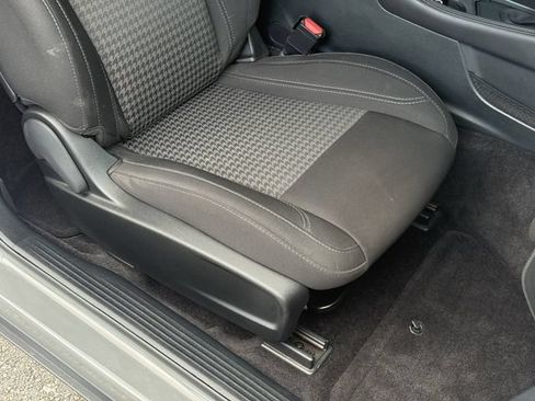 Used 2018 Dodge Challenger SXT RWD image 18