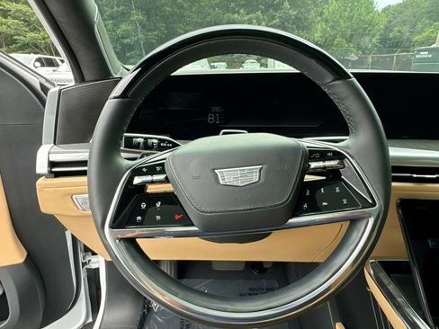 Used 2025 Cadillac Escalade IQ Luxury 2 AWD/4WD image 16