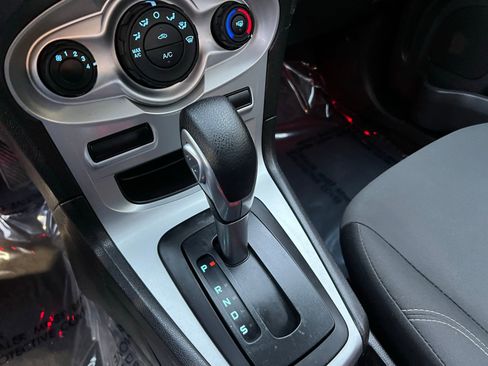 Used 2017 Ford Fiesta SE image 25
