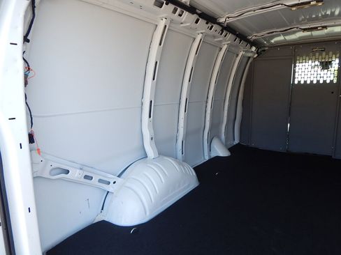 Used 2020 Chevrolet Express 2500 image 13