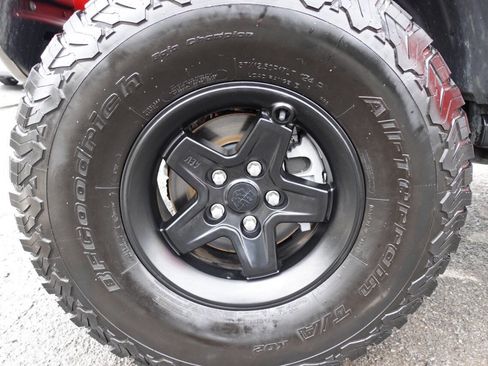 Used 2021 Jeep Wrangler Unlimited Rubicon w/ Dual Top Group AWD/4WD image 79