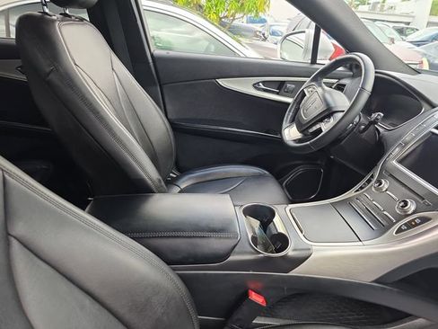 Used 2019 Lincoln Nautilus FWD image 15