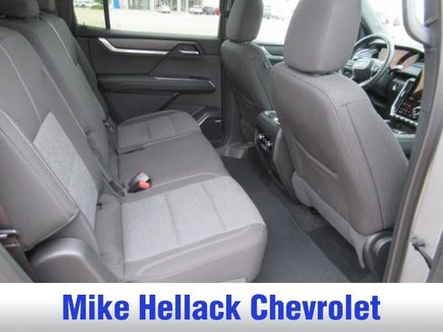 Used 2025 GMC Acadia Elevation FWD image 13