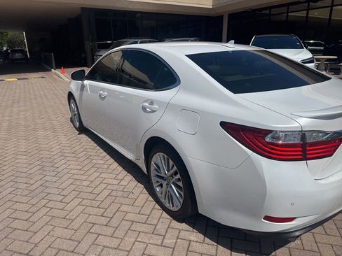 Used 2014 Lexus ES 350 w/ Luxury Package FWD image 5