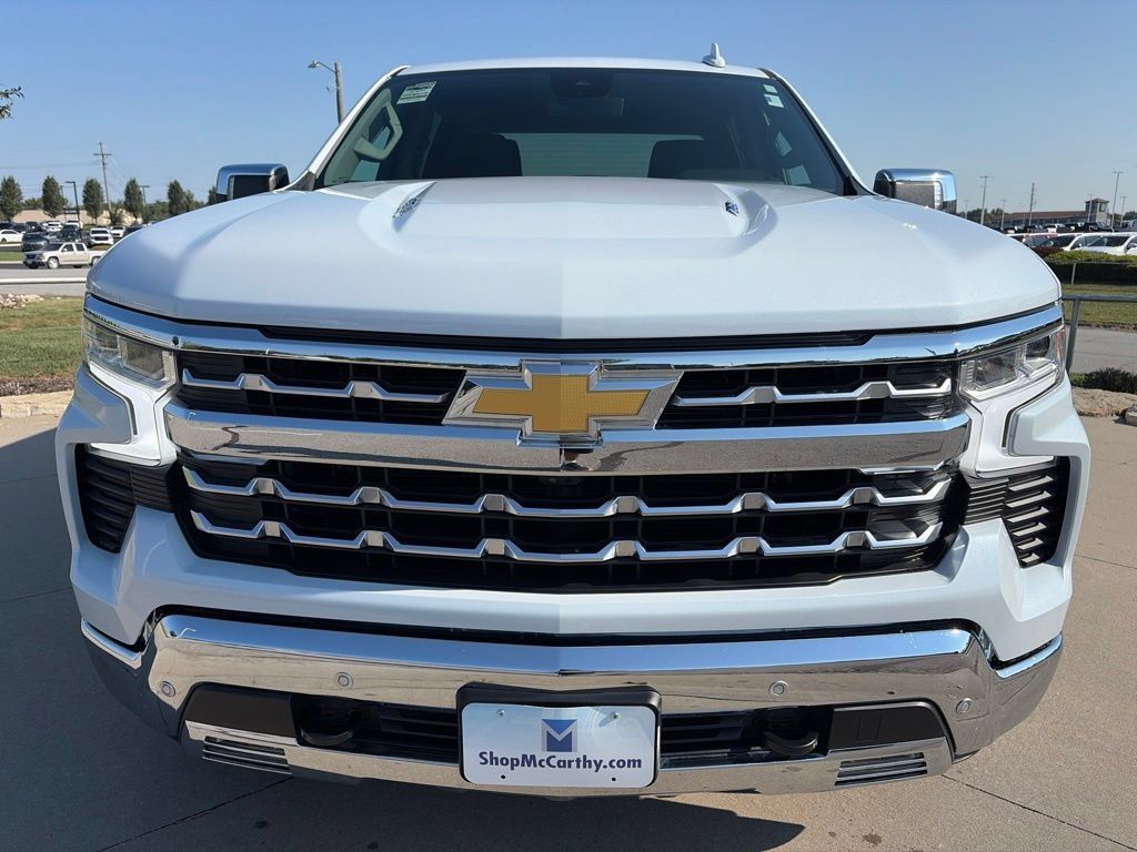 Used 2026 Chevrolet Silverado 1500 LTZ w/ Z71 Off-Road Package AWD/4WD image 3