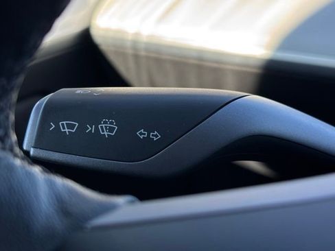 Used 2025 Tesla Model Y Long Range image 34