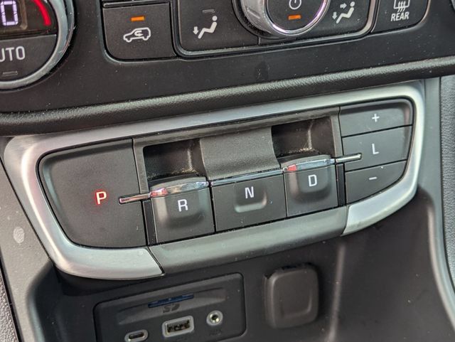 Used 2024 GMC Terrain SLT FWD image 25