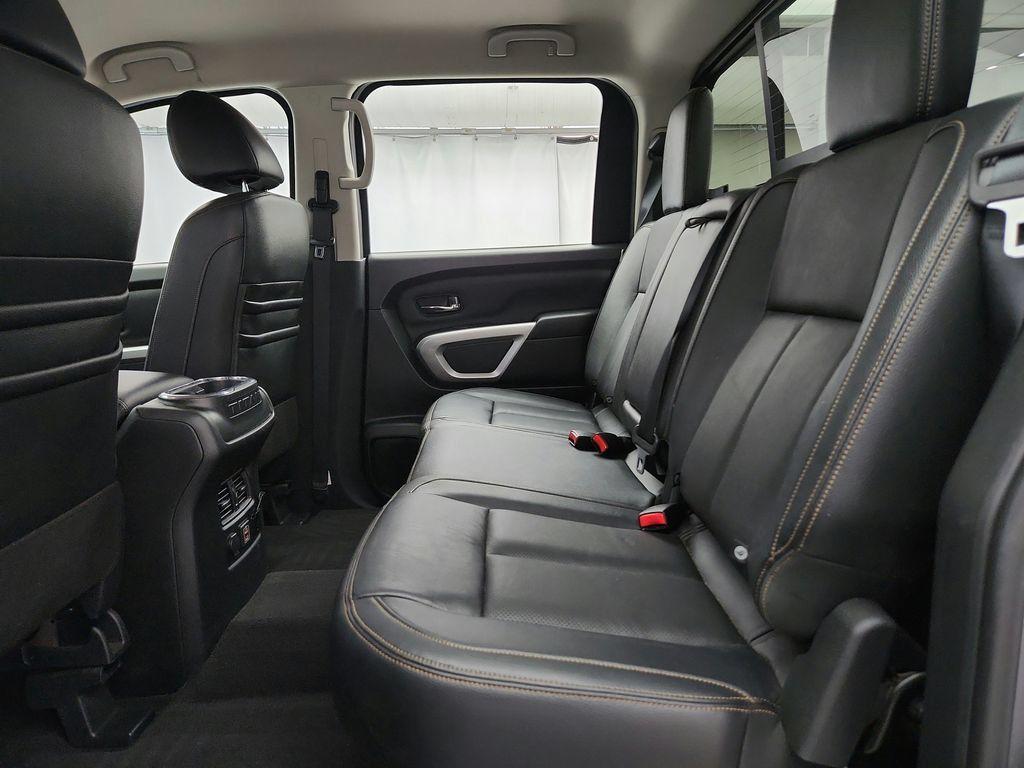 Used 2019 Nissan Titan SV w/ SV Convenience Package AWD/4WD image 23