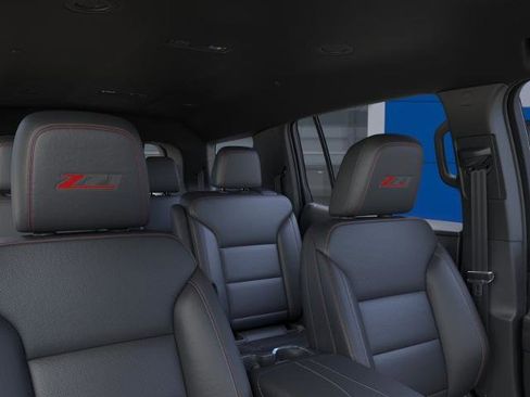 New 2026 Chevrolet Traverse Z71 w/ Enhanced Driving Package AWD/4WD image 24