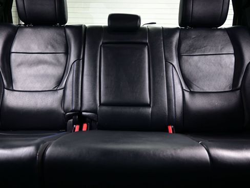 Used 2025 Toyota Tundra Platinum AWD/4WD image 16