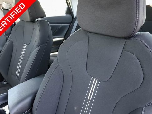 Used 2025 Hyundai Elantra Hybrid FWD image 29