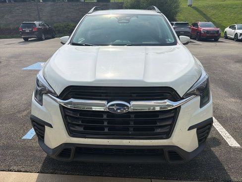 Used 2023 Subaru Ascent Limited AWD/4WD image 2