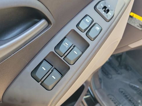 Used 2014 Hyundai Tucson GLS image 17