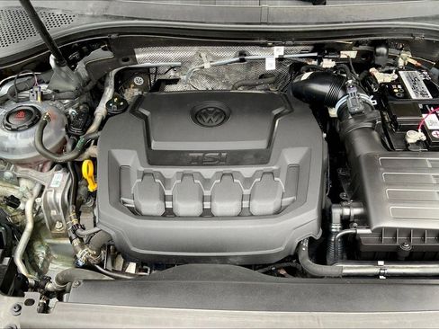 Used 2023 Volkswagen Tiguan SE image 10