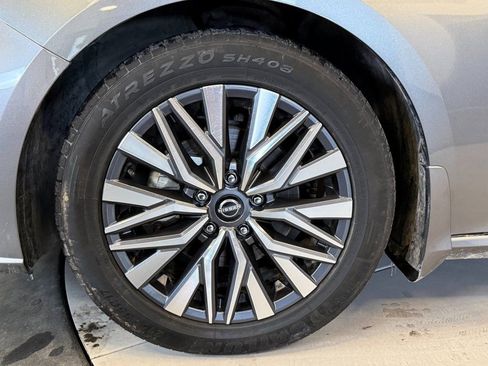 Used 2023 Nissan Altima 2.5 SV image 24