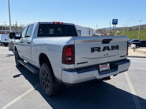New 2026 RAM 2500 Big Horn AWD/4WD image 4