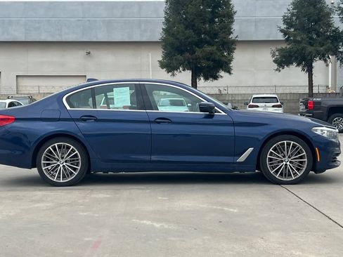 Used 2020 BMW 530e w/ Convenience Package image 9