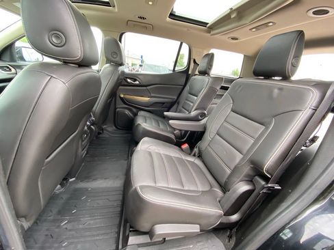 Used 2017 GMC Acadia Denali w/ Technology Package FWD image 33