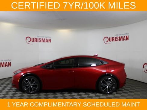 Used 2025 Toyota Prius XLE FWD image 4