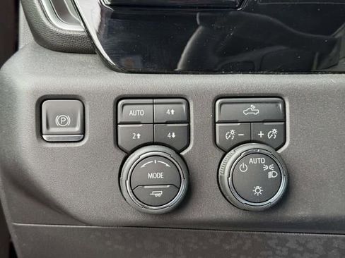 Used 2023 Chevrolet Silverado 1500 LT w/ Z71 Off-Road Package image 19