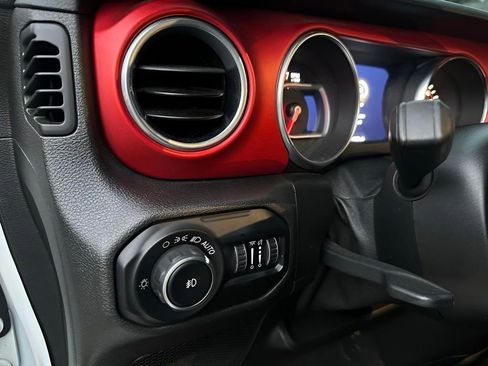 Used 2020 Jeep Wrangler Unlimited Rubicon w/ Safety Group image 11