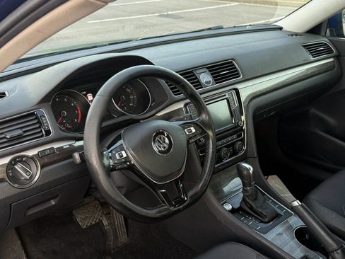 Used 2017 Volkswagen Passat 1.8T SE FWD image 11