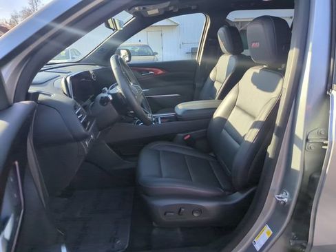 Used 2024 Chevrolet Traverse Z71 w/ Enhanced Driving Package image 11