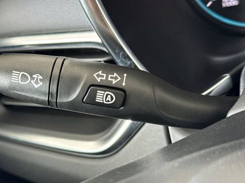 Used 2024 Chevrolet Equinox LT FWD image 38